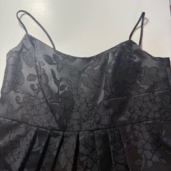 David's Bridal Black Embossed Flower Design Size 18 Womans - Picture 12 of 13
